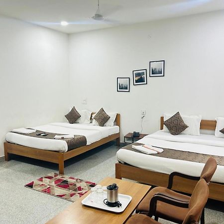 Hotel Queens Comfort ไมซอร์ ภายนอก รูปภาพ