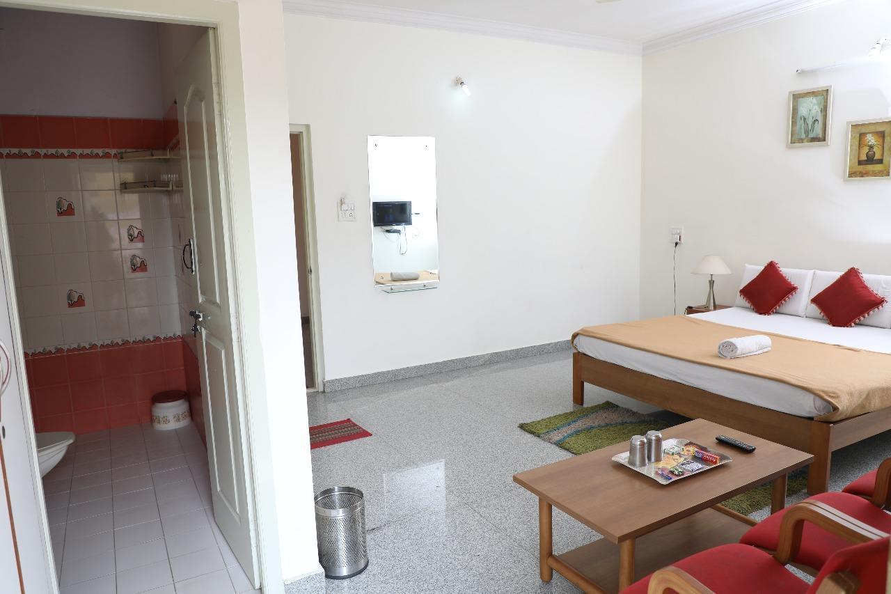 Hotel Queens Comfort ไมซอร์ ภายนอก รูปภาพ