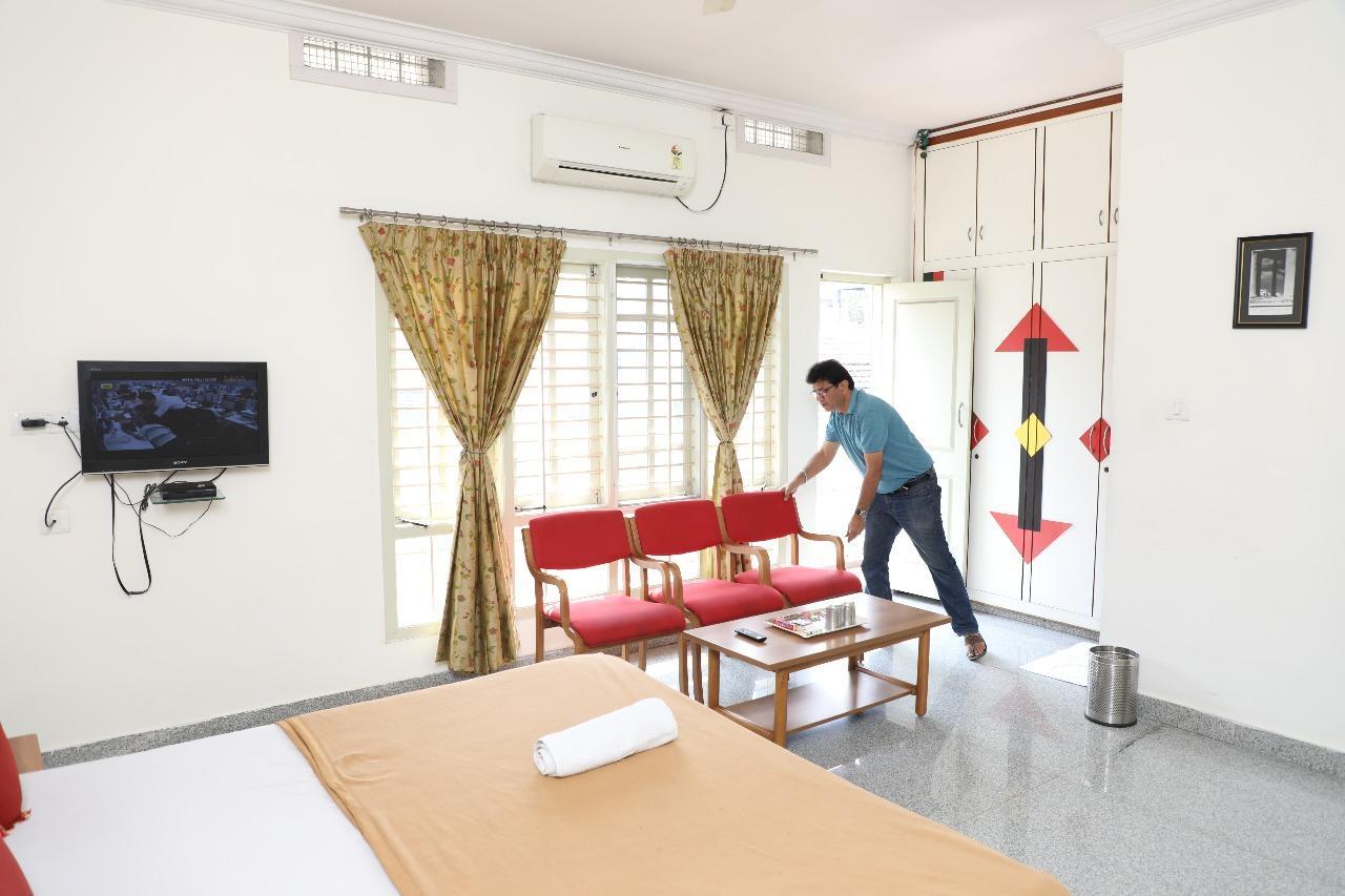 Hotel Queens Comfort ไมซอร์ ภายนอก รูปภาพ