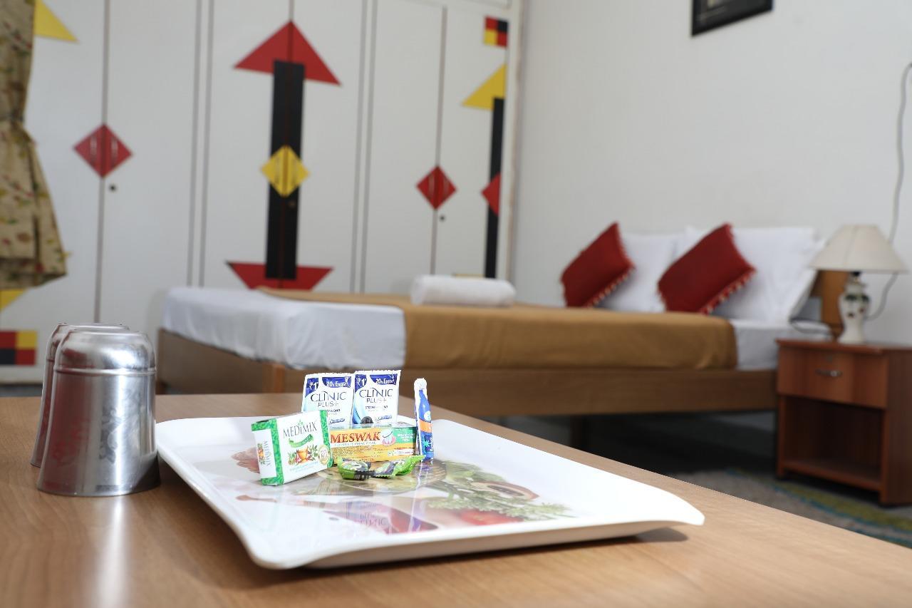 Hotel Queens Comfort ไมซอร์ ภายนอก รูปภาพ