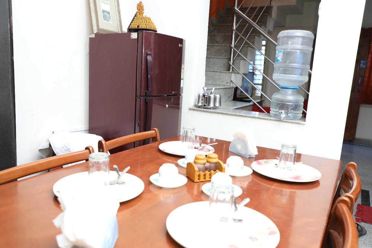 Hotel Queens Comfort ไมซอร์ ภายนอก รูปภาพ